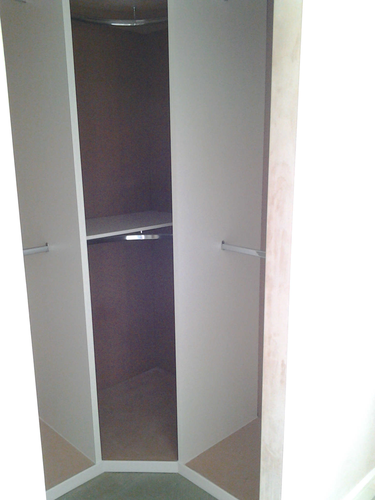 Hawkwell Walk-in Wardrobe